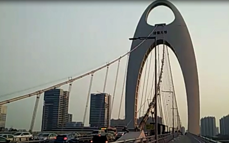 獵德大橋人行道鋪設案例